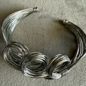 Elegant Silver Wire Bracelet